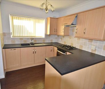 3 bedroom semi-detached house to rent - Photo 6