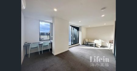 Comfortable 1-Bedroom Apartment with Furniture in the Heart of Box Hill - Photo 2