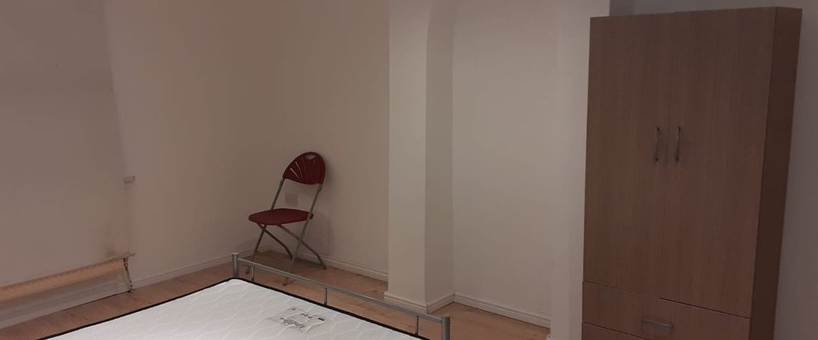 1 Bed Flat, Bethnal Green Road, E2 - Photo 1