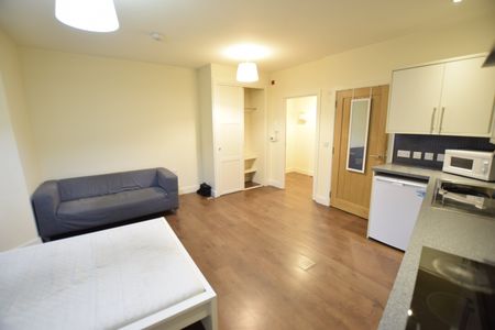 1 bed studio flat to rent in St Peter's Road, Bournemouth, BH1 - Photo 2