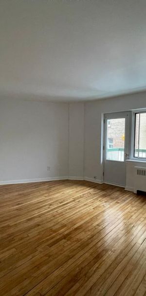 À louer 1275$ – 3 ½ au 2715 Place Darlington, Côte-des-Neiges - Photo 1