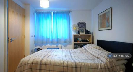 1 bedroom flat to rent - Photo 5