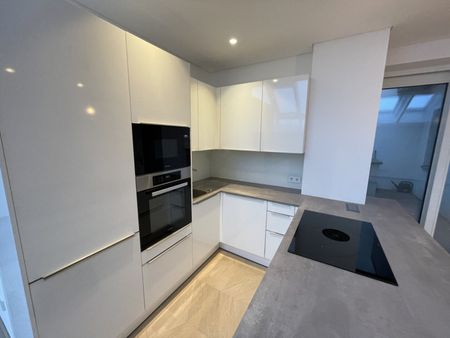 154 m² LUXURIÖSE DACHGESCHOSS-WOHNUNG -- TERRASSE -- KLIMA -- EXTRA STUDIO/BÜRO -- 2 EINGÄNGE! - Photo 3