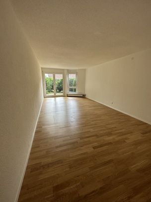 1.5-Zimmerwohnung mit Sitzplatz im Erdgeschoss - Photo 1