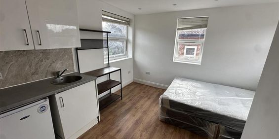 Studio to rent - Photo 3