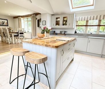 4 bedroom detached house to rent - Photo 1