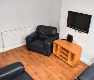 3 bedroom terraced house to rent - Photo 1