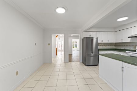 For Lease - 459 Glenashton Drive, Oakville, Ontario - Photo 3