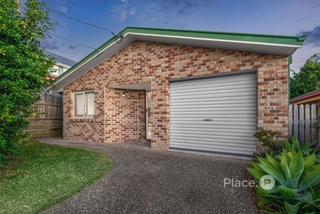 55 Akala Street, Camp Hill QLD 4152 - House For Rent | Domain - Photo 4