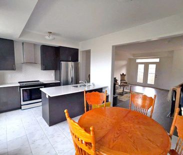For Lease - 167 Harding Park Street, Newmarket, Ontario - Photo 4