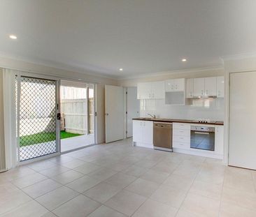 2/312 Preston Road, Wynnum West QLD 4178 - House For Rent | Domain - Photo 3