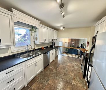 For Lease - 20 Sanderson Crescent, Richmond Hill, Ontario - Photo 1