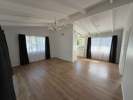 Sunny 3-Bedroom Home in Massey - Large Deck & Yard - Photo 3