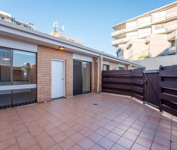 “Completely renovated and private apartment in the heart of Hurstvi... - Photo 6