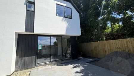 Charming 2-Bedroom Home at 7/41 Horseshoe Lake Rd - Photo 3