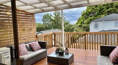 Spacious Four Bedroom Property Avaialbe in Te Atatu South - Photo 2