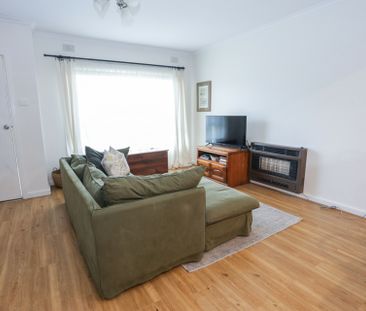 Neat & Tidy Family Home in a Quiet Location - Photo 3