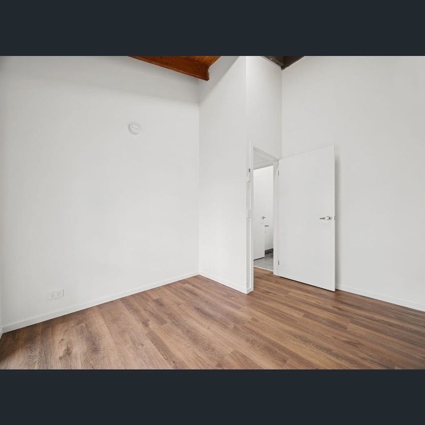 2/27 Lumsden Street, Kilmore, Vic 3764 - Photo 1