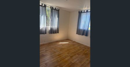 3 Bedroom Cottage with Sea Breezes - Photo 2