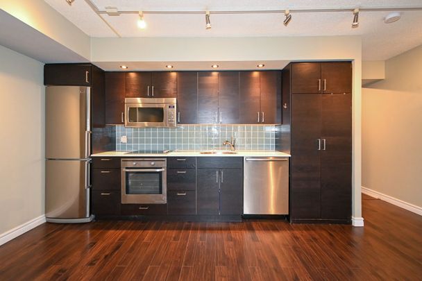 For Lease - 25 The Esplanade N/A Unit# 1922, Toronto, Ontario - Photo 1