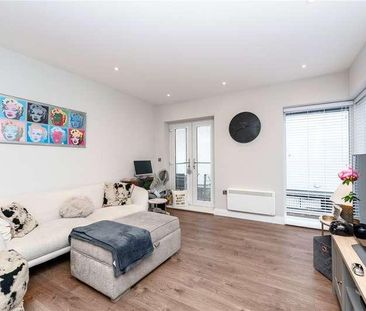 Springfield Lane, Weybridge, Surrey, KT13 - Photo 1