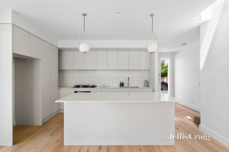 8a Russell St, Prahran - Photo 3