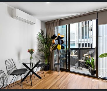 Prime CBD Edge Living: Sophisticated Studio Near Melb Uni & Hospitals - Photo 5