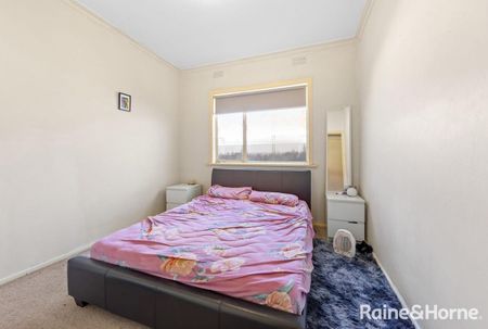 Centrally located! - Photo 2