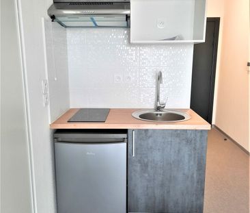 Location Appartement 1 pièce 18m² NIMES 30000 - Photo 2