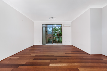 Spacious & Well-Appointed 2-Bedroom Apartment with Garage & Extra Car Space - Photo 2
