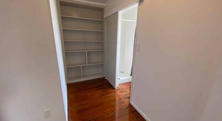 Central character home - Photo 4