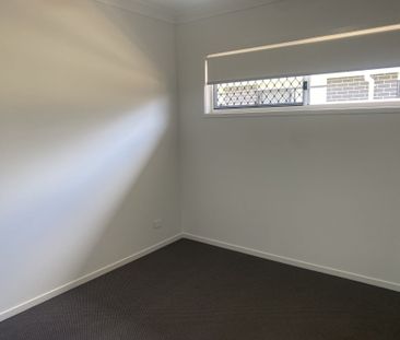 Perfectly Positioned Brand New Family Home looking for long tenants... - Photo 5