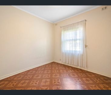 Charming 3-Bedroom Home in Prime Felixstow Location - Photo 3