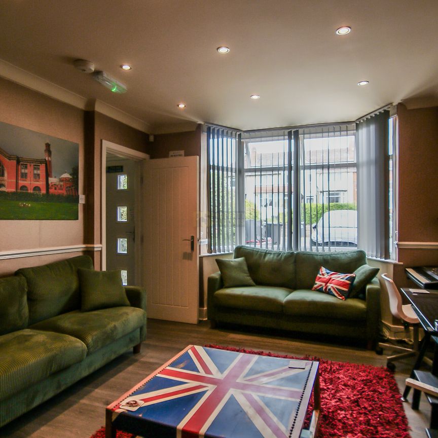 15 Tealby Grove - Photo 1