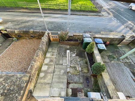 2 bedroom terraced house to rent - Photo 2