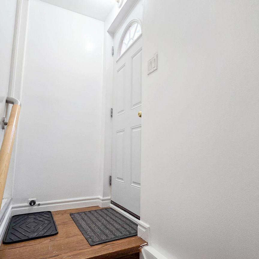 For Lease - 7 Mccrackin Court, Vaughan, Ontario - Photo 1