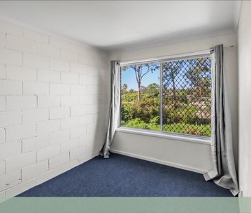 Convenient Townhouse Living - Walk to Shops & Transport! - Photo 2