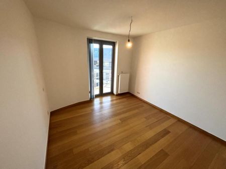 Ruim en lichtrijk appartement op toplocatie met dubbel terras en garage in ondergrondse parking! - Foto 4