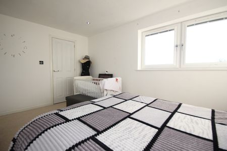 Blalowan Gardens, Cupar, KY15 - Photo 5