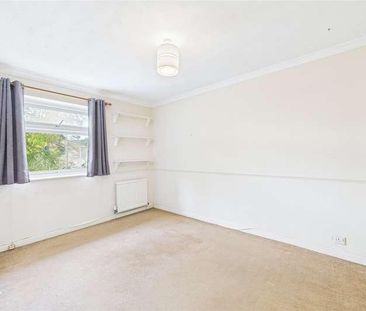 Inglewood Avenue, Camberley, Surrey, GU15 - Photo 2