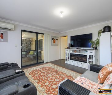 Modern 3x2 Home in High Wycombe ! 6 MONTHS LEASE ONLY ! - Photo 4