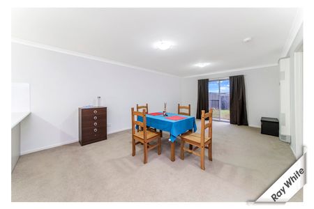 22 Audrey Cahn Street, Macgregor ACT 2615 - House For Rent | Domain - Photo 2