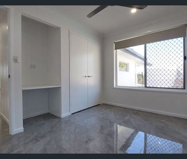 Spacious Family Home with Pool in Oxenford! - Photo 5