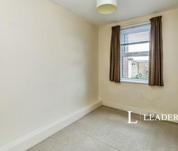 3 bedroom house to rent Station Road, Halstead, Sevenoaks, Kent, TN14 - Photo 6