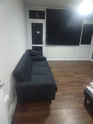 Studio Flat, Fowler Close, SW11 - Photo 1