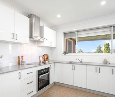 SINGLE LEVEL FAMILY HOME - Photo 3