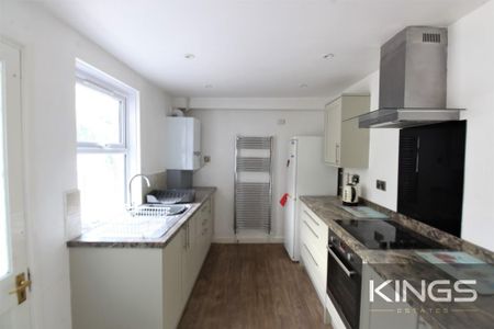 3 bedroom terraced house to rent - Photo 5