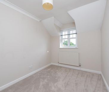 Curtis Close, Camberley, Surrey, GU15 - Photo 3