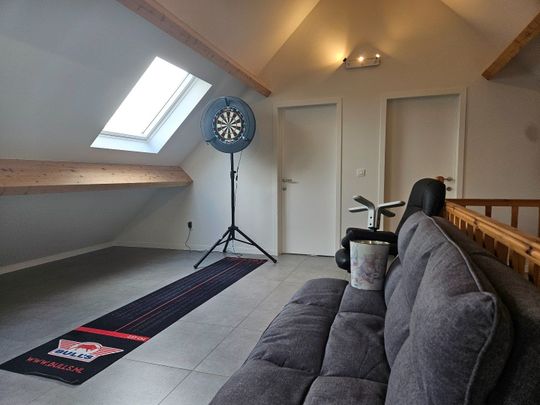 Recent & zeer ruim duplex appartement met 3 slpks, terras en tuin ! - Photo 1