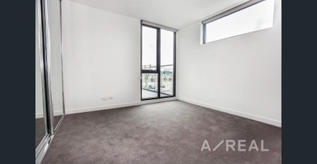 Top floor apartment with an extra reverse cycle in the bedroom. - Photo 3